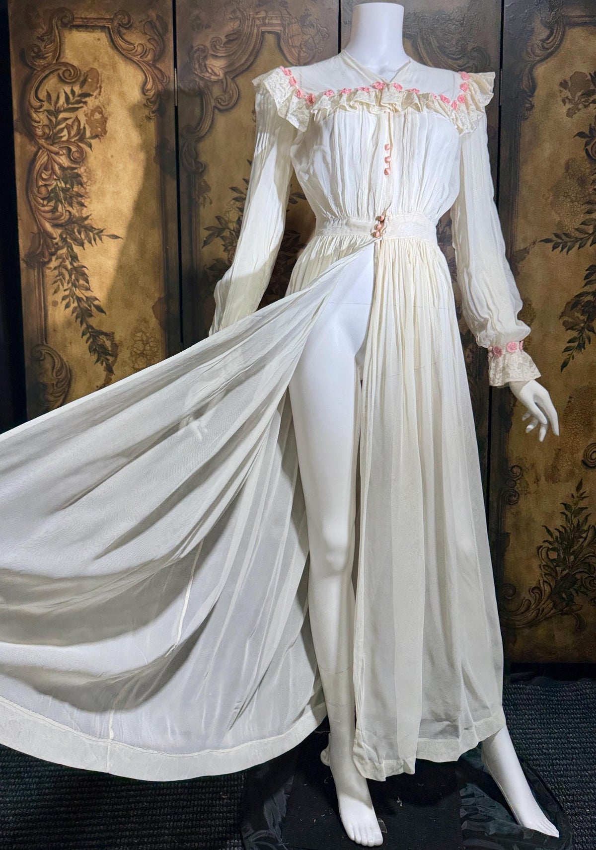 vintage 1930s dressing gown robe, sheer white rayon pink flowers bridal peignoir housecoat