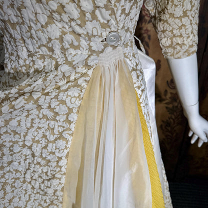 vintge 1940s dressing gown robe, EVELYN PEARSON Gold White full sweep wrap front housecoat hostess dress
