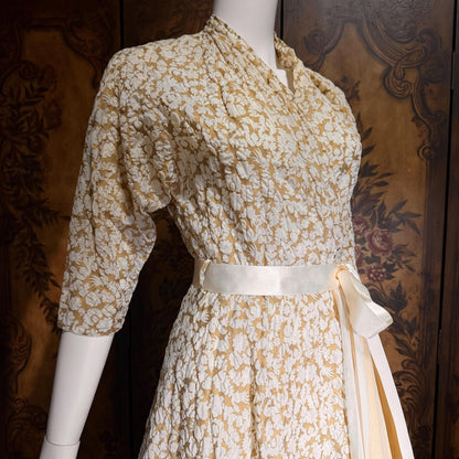 vintge 1940s dressing gown robe, EVELYN PEARSON Gold White full sweep wrap front housecoat hostess dress