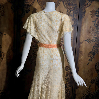 vintage 1930s dressing gown robe, Sheer French Ecru Alencon Lace Peignoir housecoat