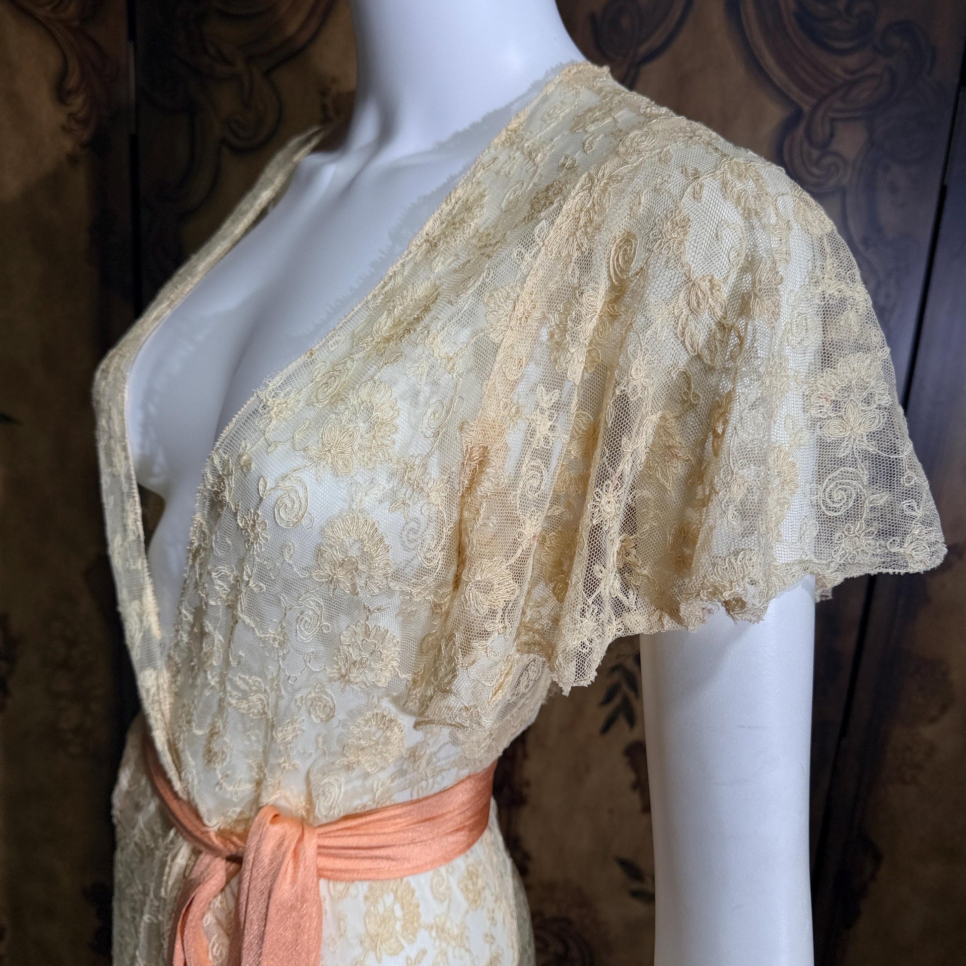 vintage 1930s dressing gown robe, Sheer French Ecru Alencon Lace Peignoir housecoat