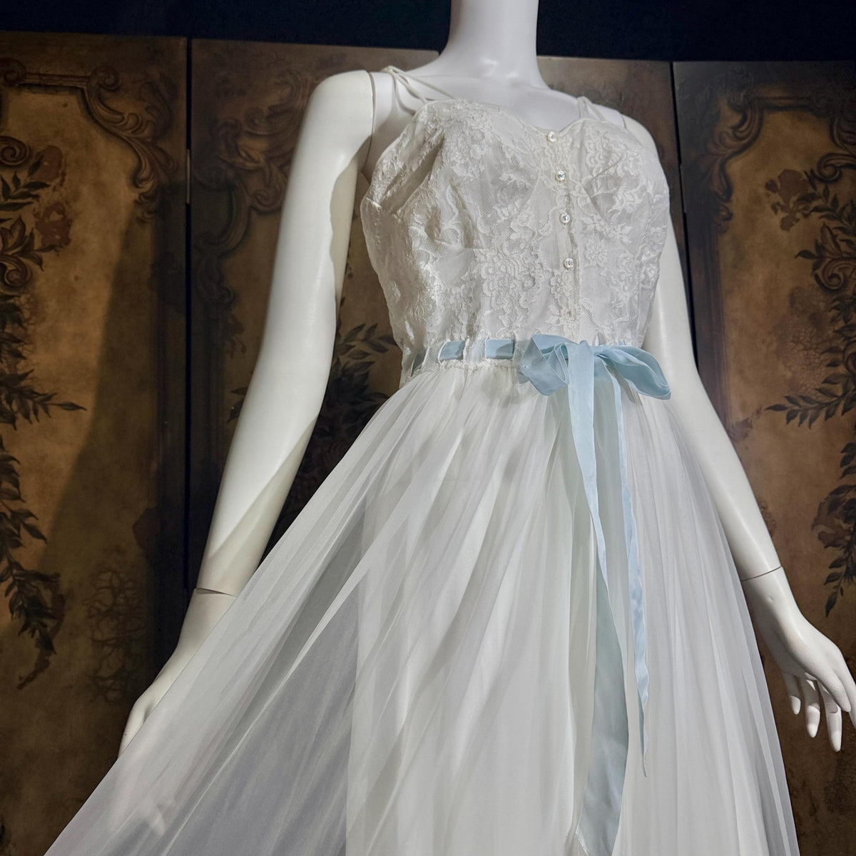 Vintage 1950s EYE-FUL by the Flaums nightgown robe set, white bridal lingerie dress set