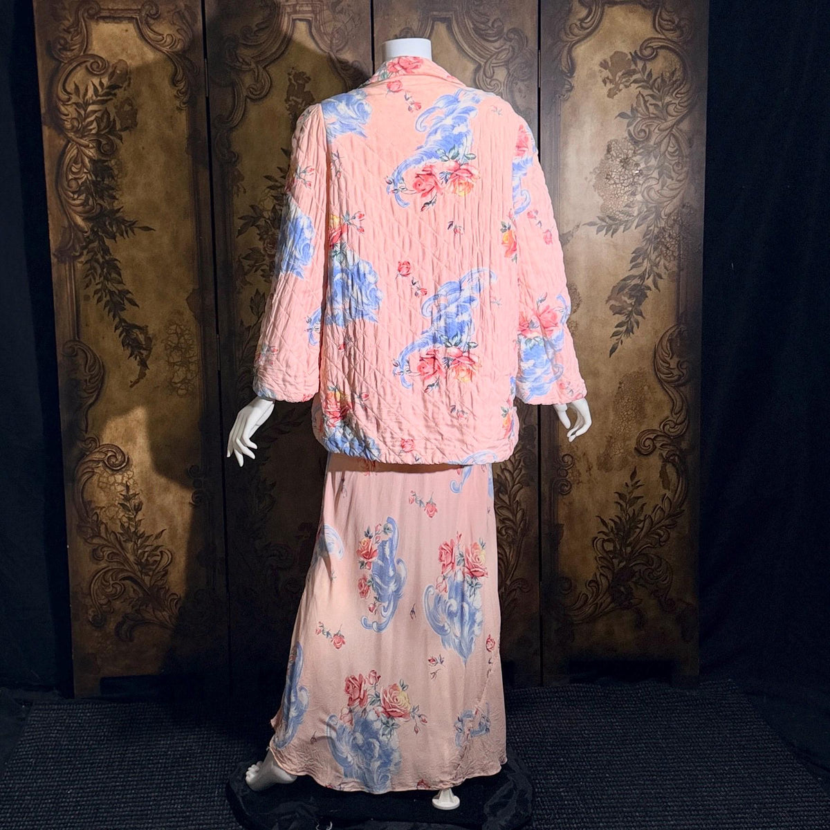 vintage 1940s floral nightgown robe set, Pink bias cut sheath slip dress and quilted robe peignoir set