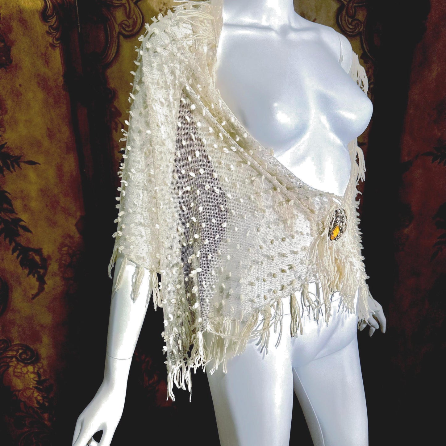 Victorian Edwardian fringed shawl scarf, 1900s Creamy White net and yarn Shoulder Evening Wrap