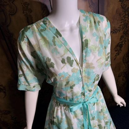 vintge 1950s dressing gown robe, ELIZABETH ARDEN Green floral zip front house hostess dress