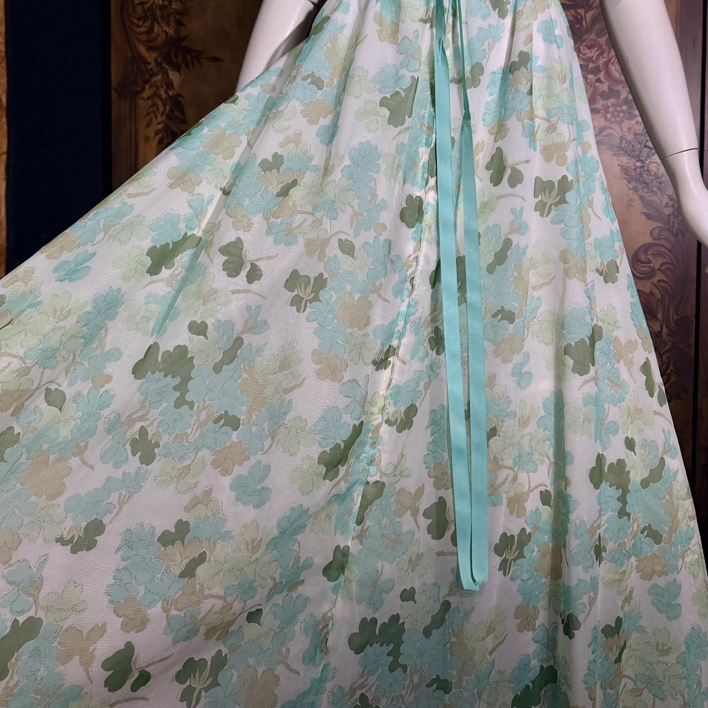 vintge 1950s dressing gown robe, ELIZABETH ARDEN Green floral zip front house hostess dress