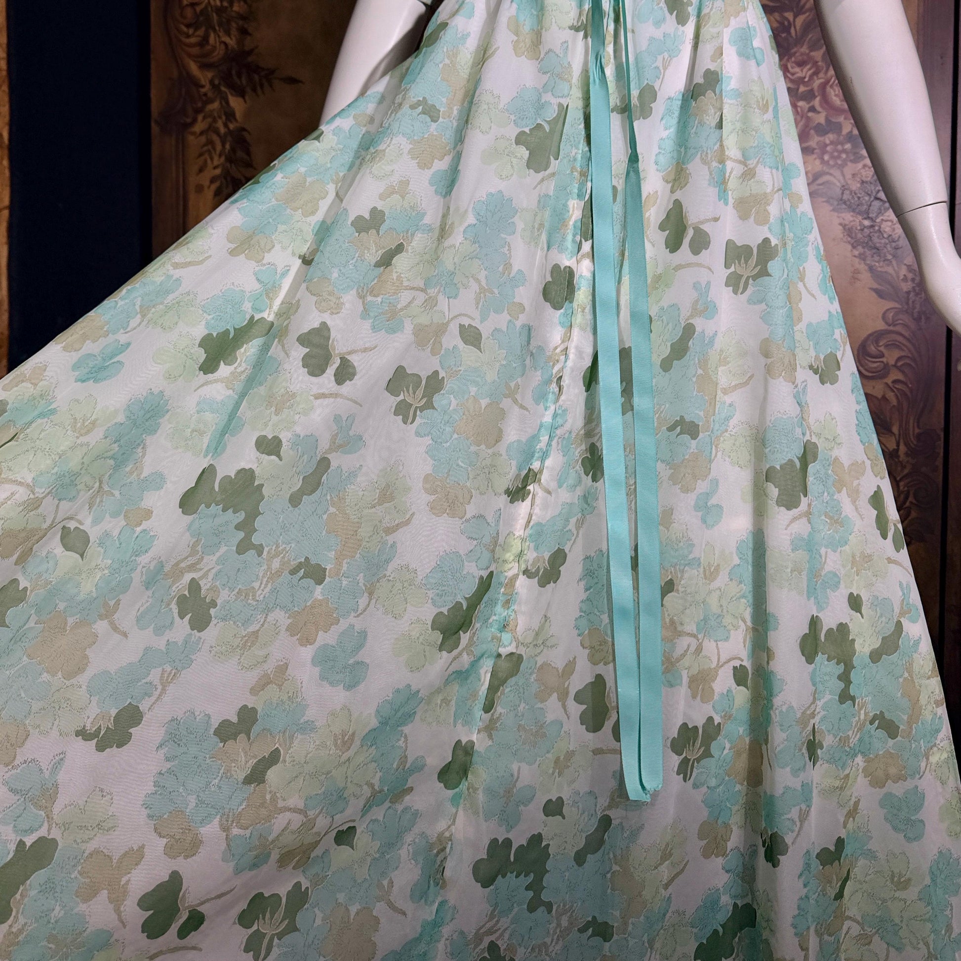 vintge 1950s dressing gown robe, ELIZABETH ARDEN Green floral zip front house hostess dress