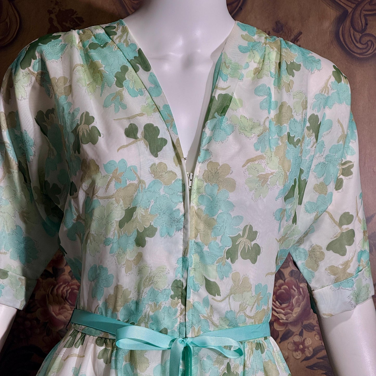 vintge 1950s dressing gown robe, ELIZABETH ARDEN Green floral zip front house hostess dress