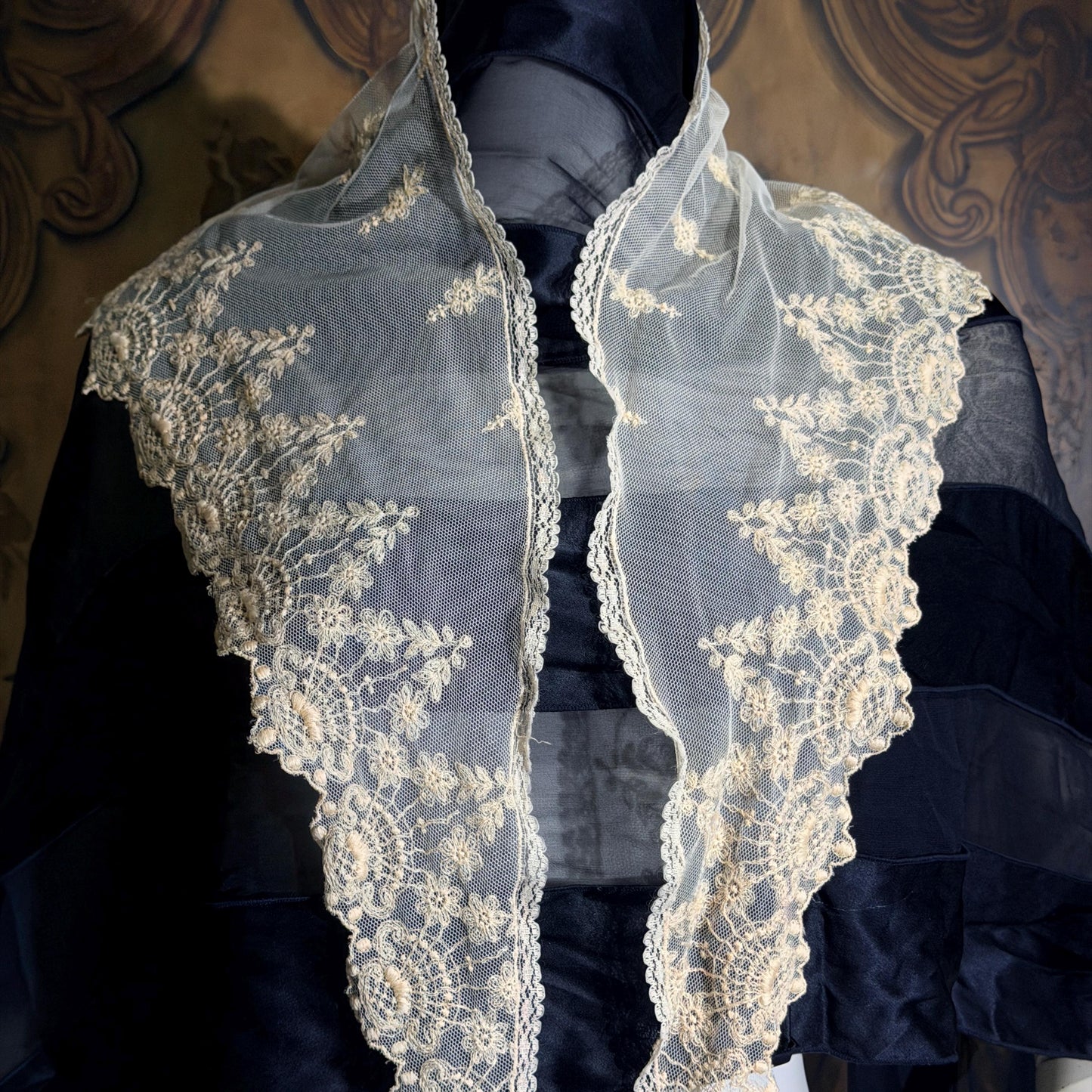Antique Victorian lace collar, Edwardian Tambour Embroidered net lace