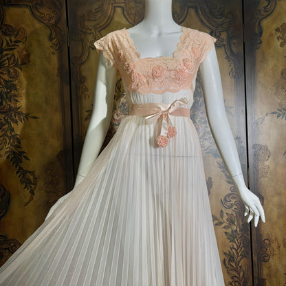 vintage Nightgown Robe Peignoir Set, VANITY FAIR 1960s Sheer peach lace pleats rosettes