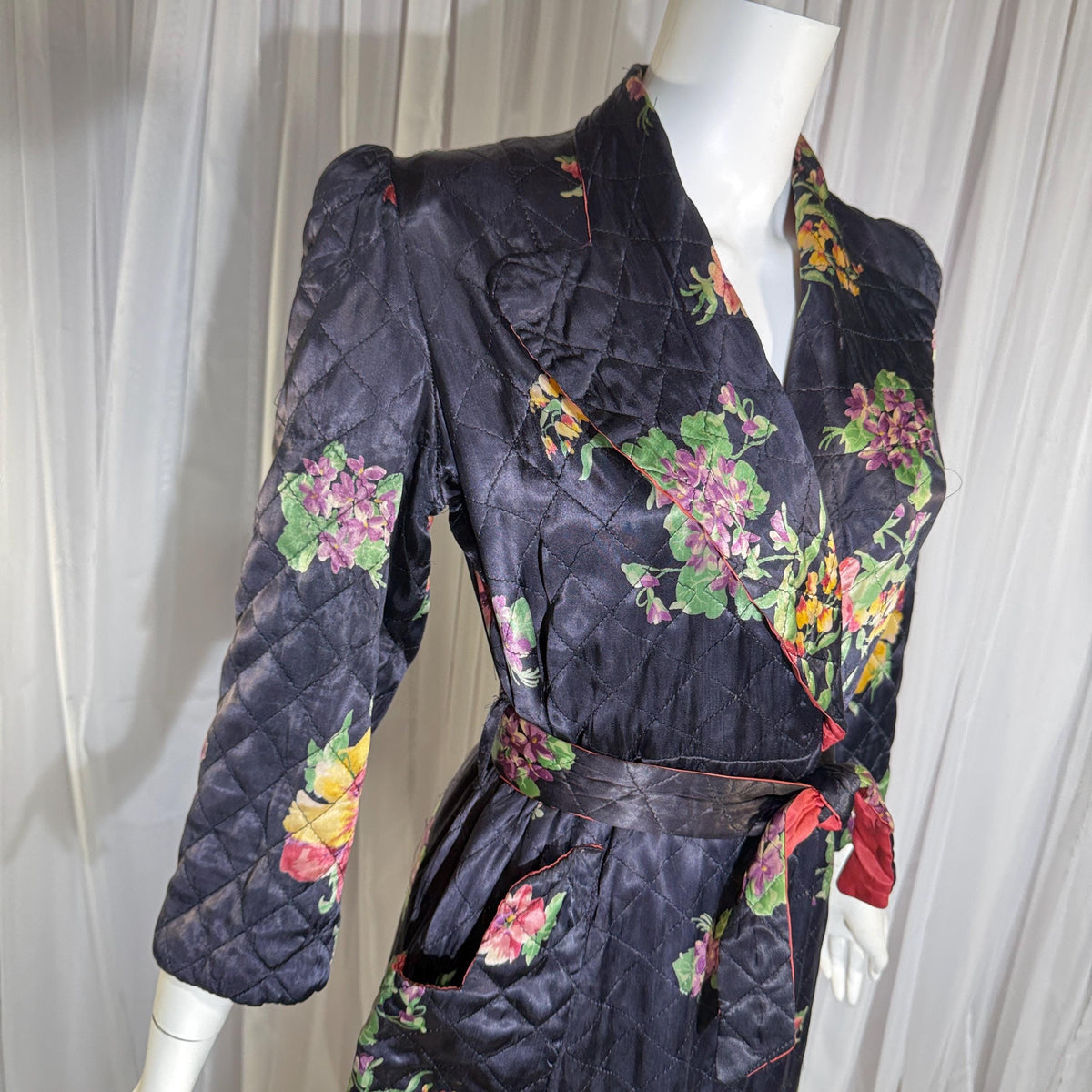 Vintage Dressing Gown Robe, 1940s Black Floral Quilted Satin Housecoat