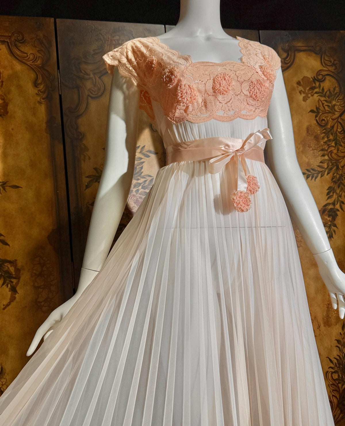 vintage Nightgown Robe Peignoir Set, VANITY FAIR 1960s Sheer peach lace pleats rosettes