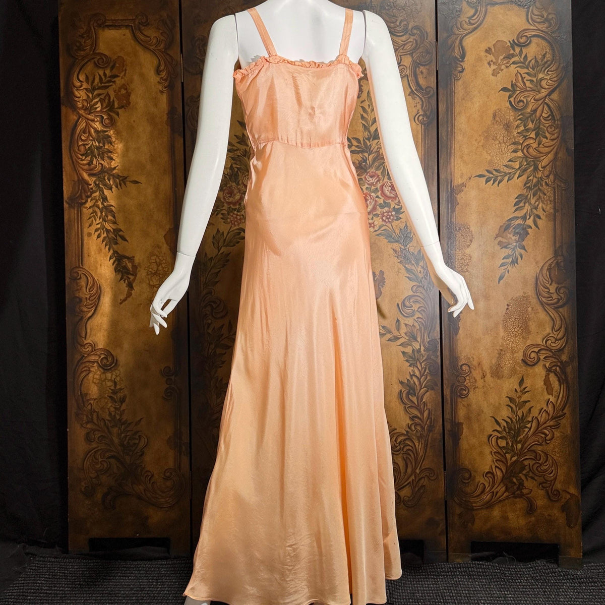 vintage 1930s nightgown, Peach Smocked Bias cut lingerie dress zipper side