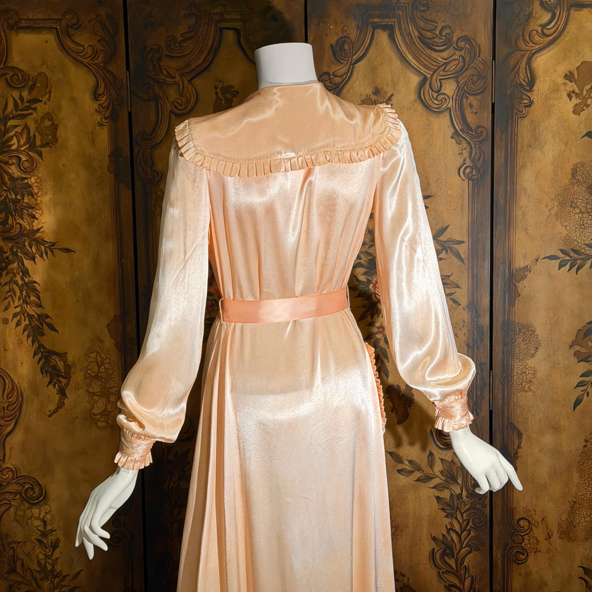 vintage 1940s Dressing Gown Robe, TULA Frederick Nelson Peach Rayon Lingerie Housecoat