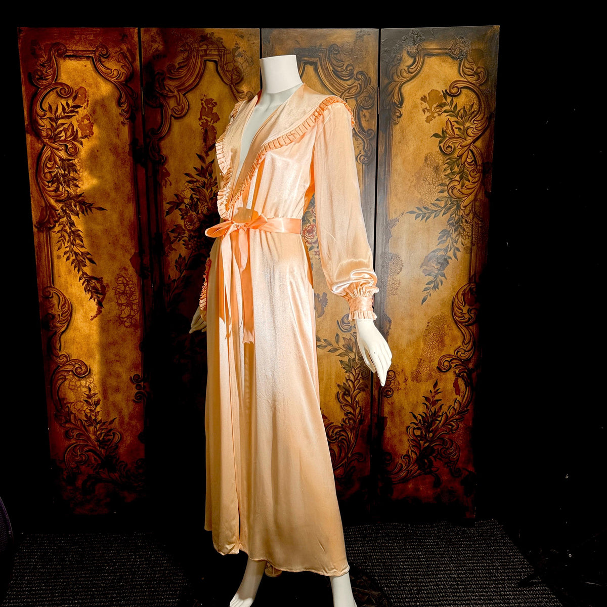 vintage 1940s Dressing Gown Robe, TULA Frederick Nelson Peach Rayon Lingerie Housecoat