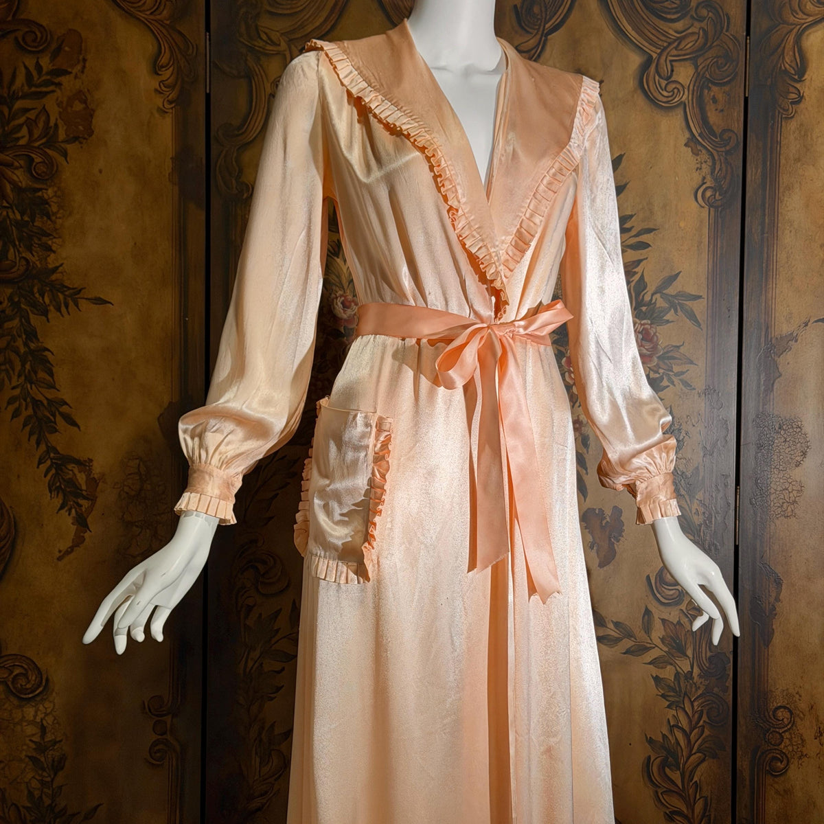 vintage 1940s Dressing Gown Robe, TULA Frederick Nelson Peach Rayon Lingerie Housecoat