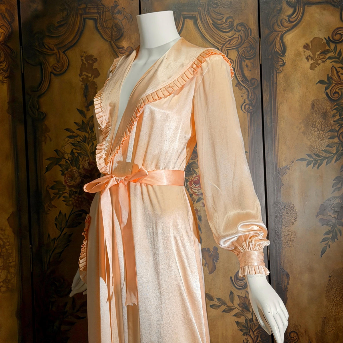 vintage 1940s Dressing Gown Robe, TULA Frederick Nelson Peach Rayon Lingerie Housecoat