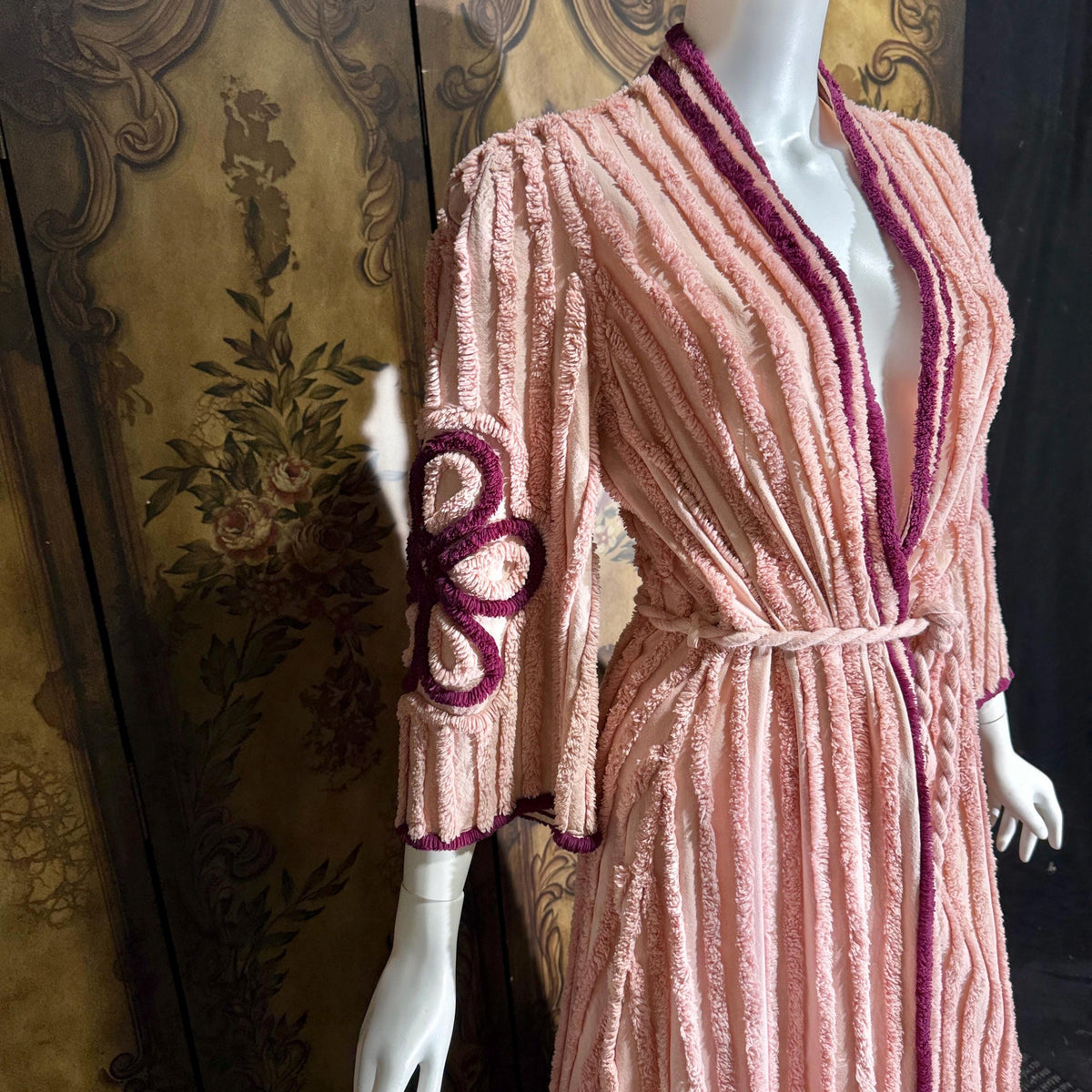 vintage 1940s chenille robe dressing gown, Dusty Pink cotton wrap front housecoat