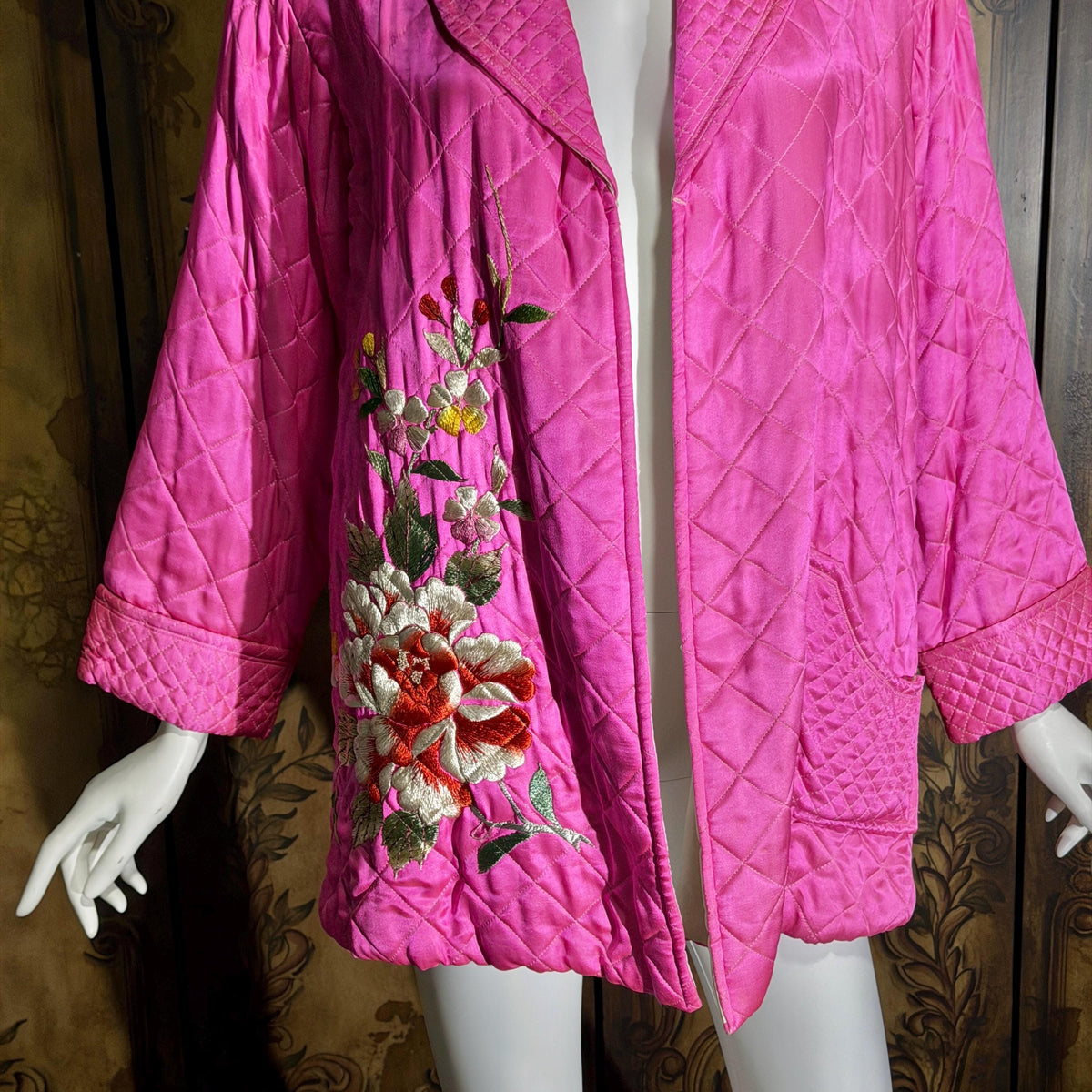 Vintage 1940s dressing robe, Hot Pink Embroidered Lounging Evening Jacket