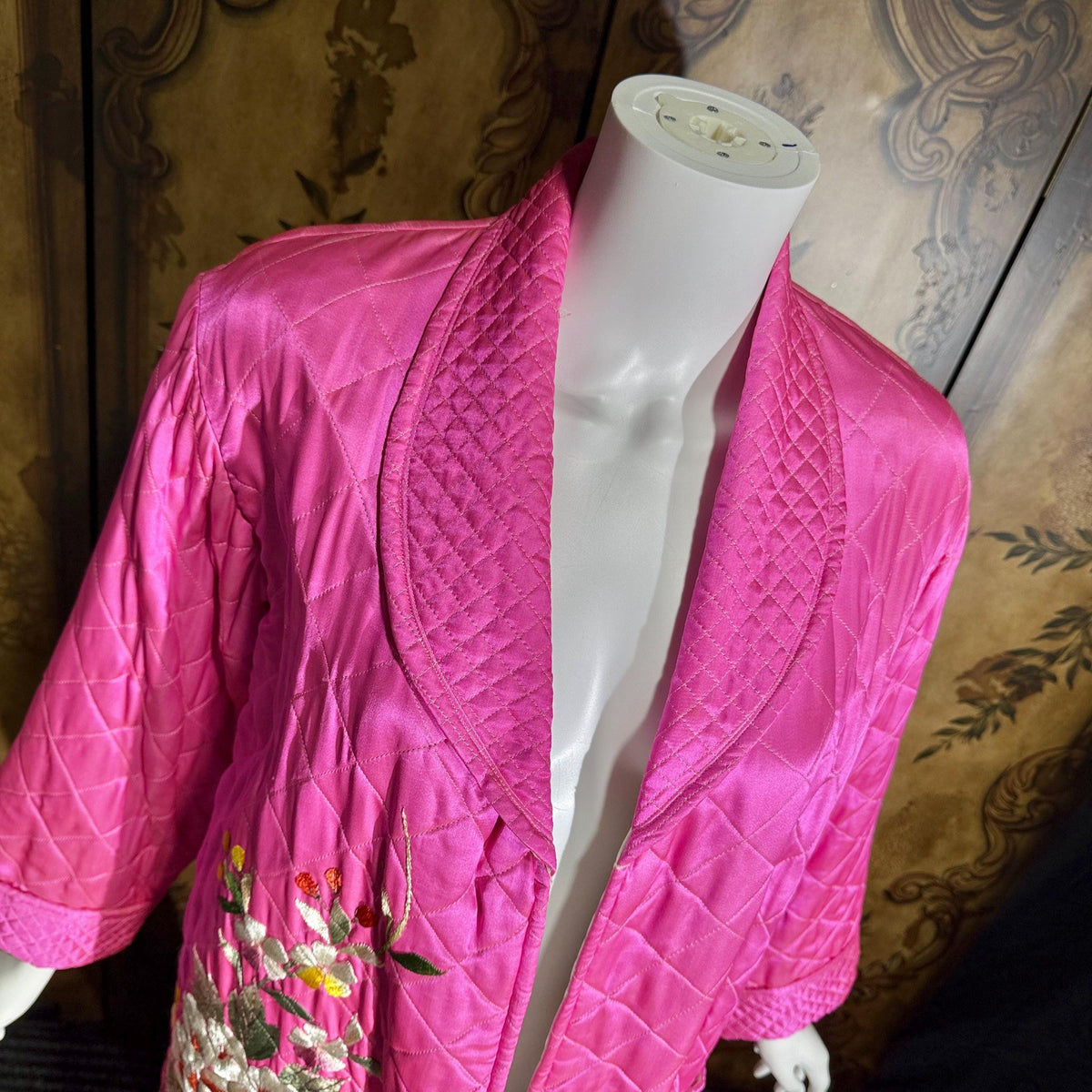 Vintage 1940s dressing robe, Hot Pink Embroidered Lounging Evening Jacket