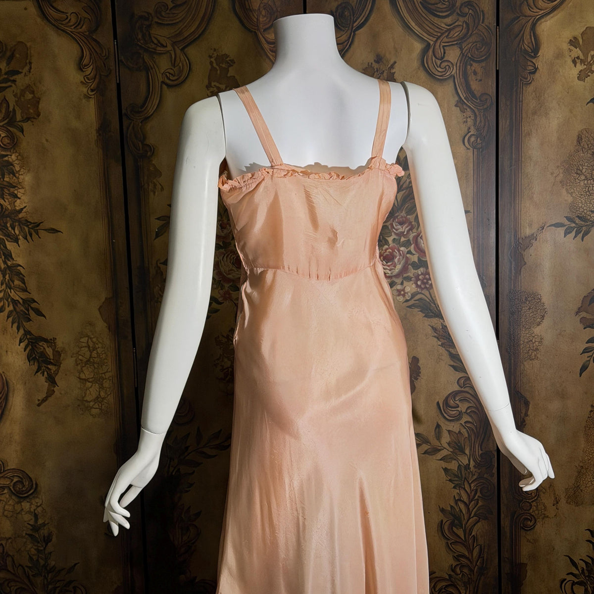 vintage 1930s nightgown, Peach Smocked Bias cut lingerie dress zipper side