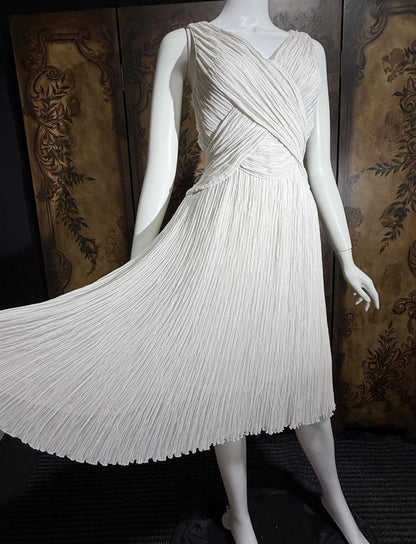 vintage MARY MCFADDEN cocktail dress, 1970s 1980s white open back plisse pleats dress