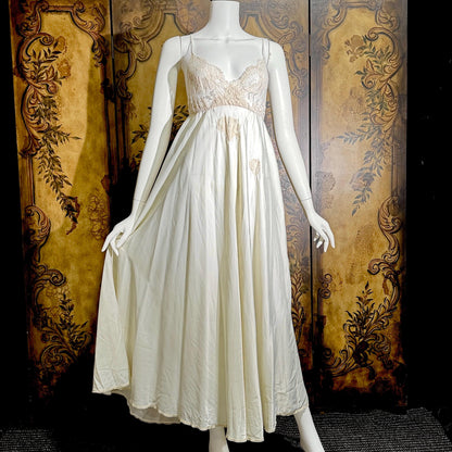 Vintage ORA FEDER Peignoir Set, 1970s Ivory White Satin Lace nightgown robe lingerie dress set