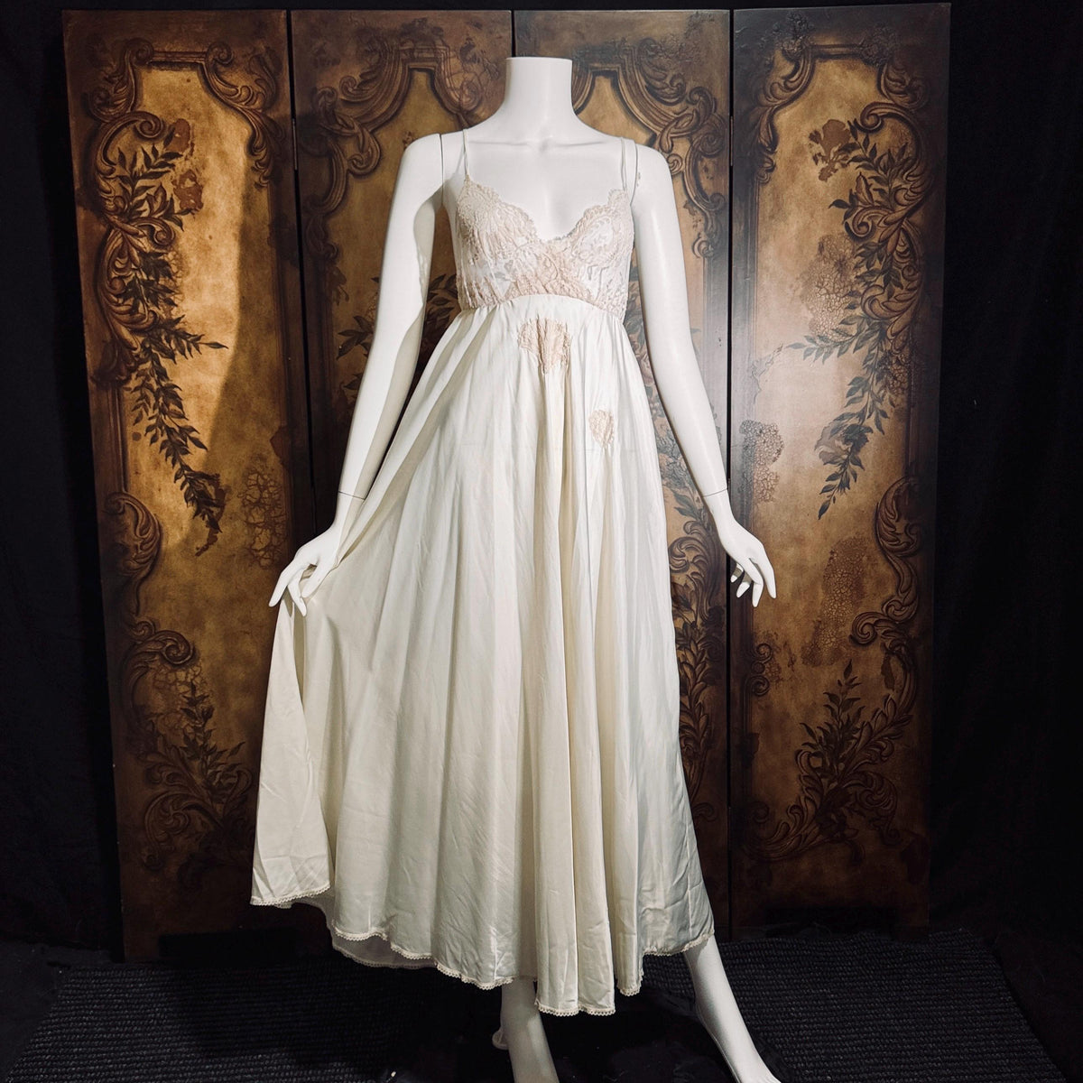 Vintage ORA FEDER Peignoir Set, 1970s Ivory White Satin Lace nightgown robe lingerie dress set