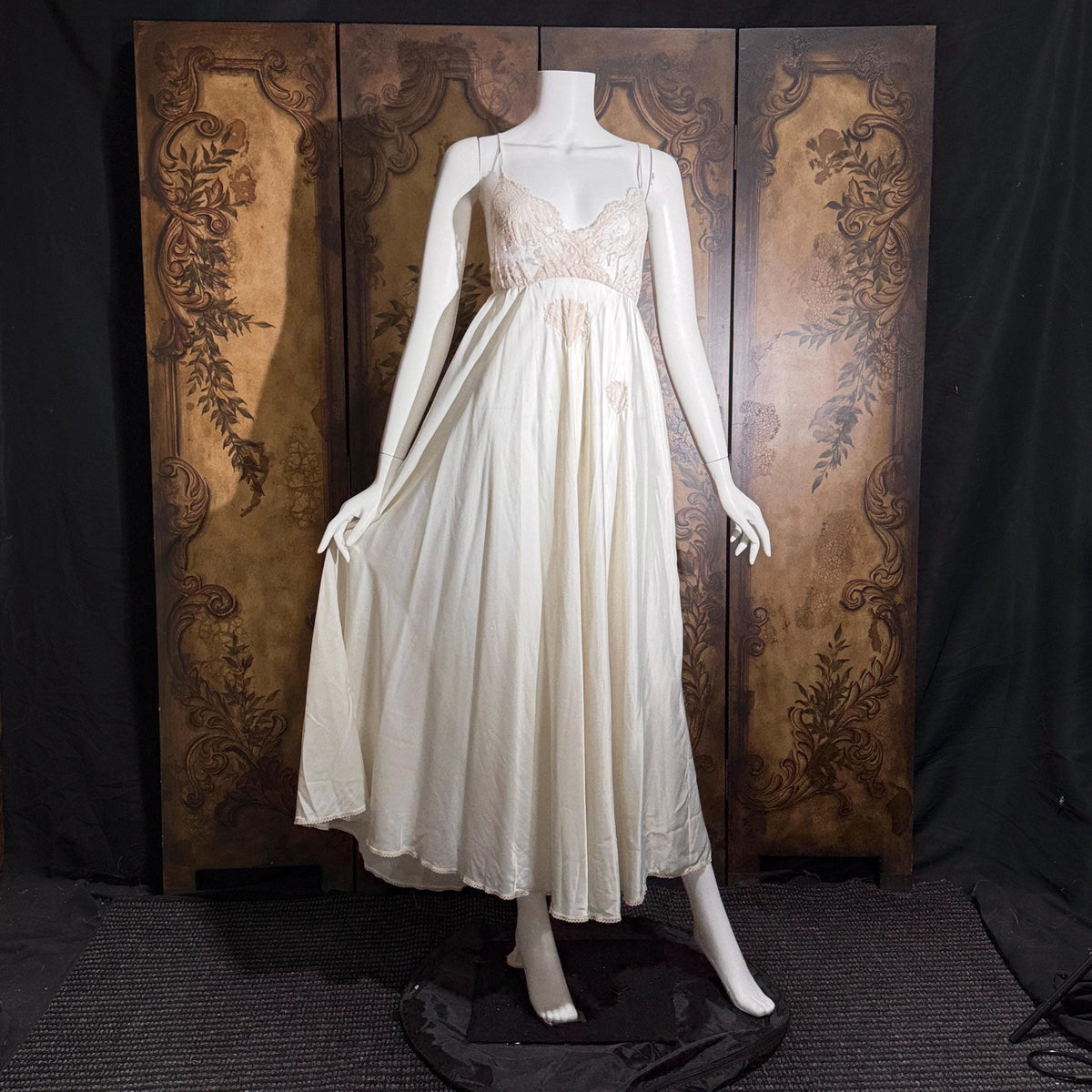 Vintage ORA FEDER Peignoir Set, 1970s Ivory White Satin Lace nightgown robe lingerie dress set