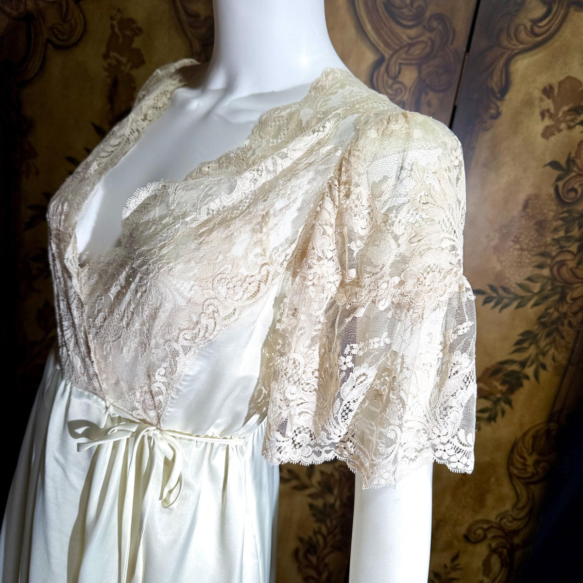 Vintage ORA FEDER Peignoir Set, 1970s Ivory White Satin Lace nightgown robe lingerie dress set