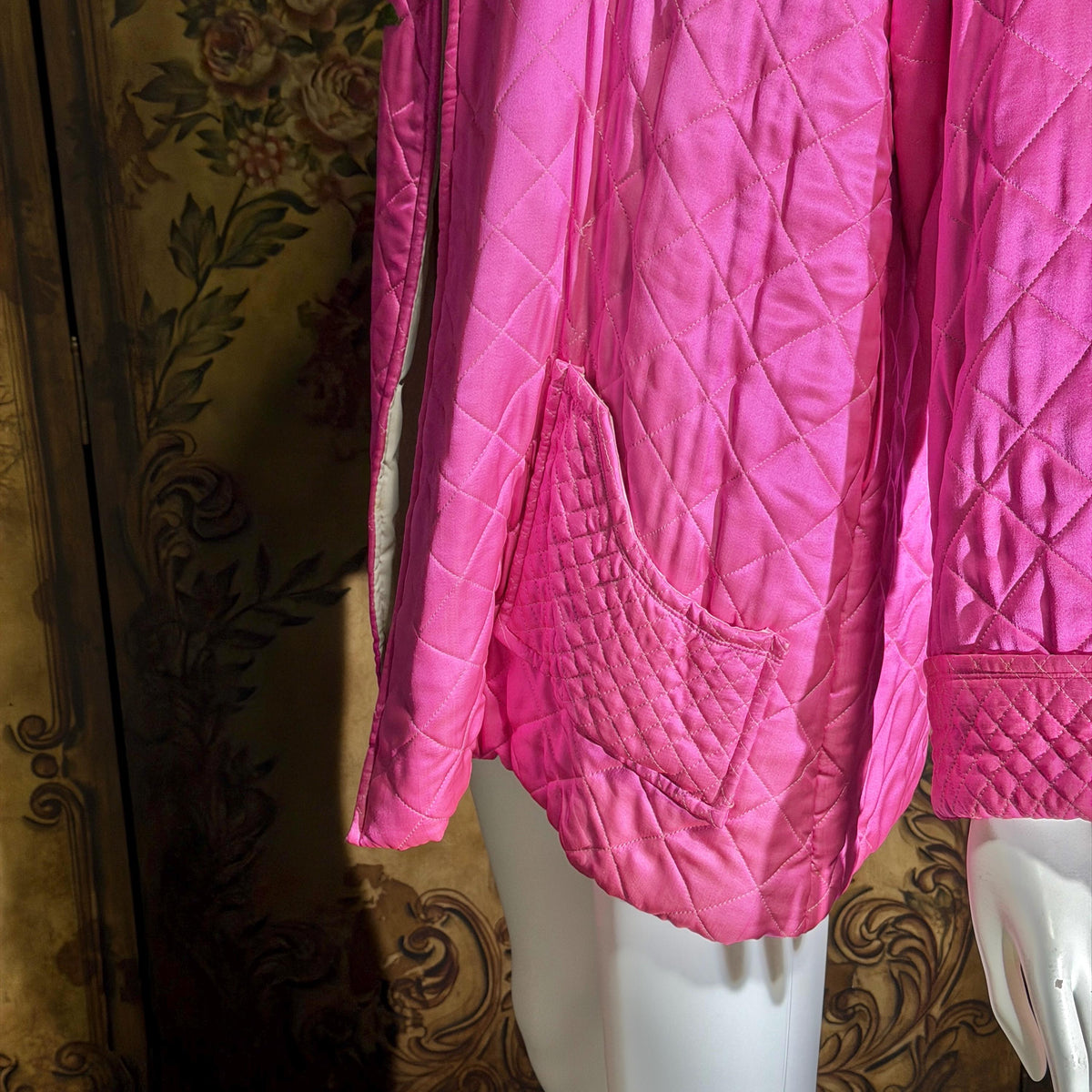 Vintage 1940s dressing robe, Hot Pink Embroidered Lounging Evening Jacket