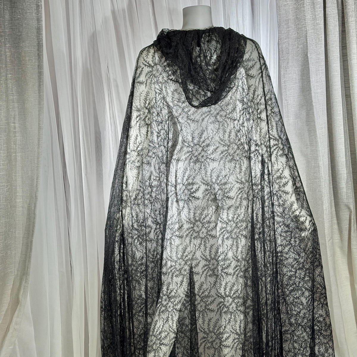 Victorian Antique Chantilly Lace Cape, 1900s Black Hooded Opera Cloak