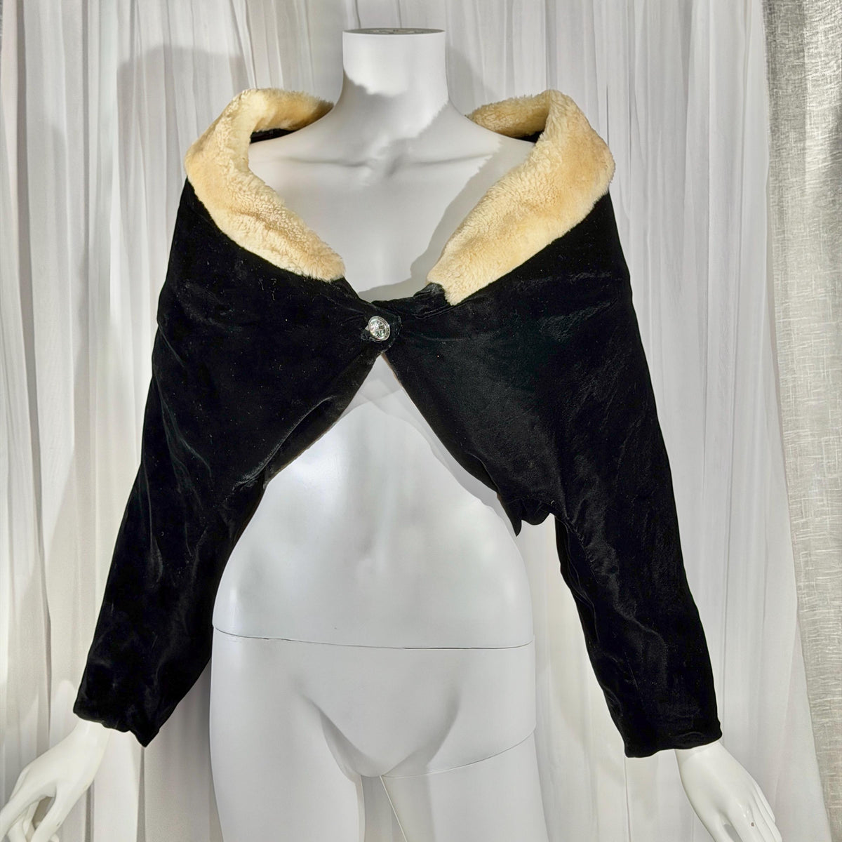 vintage 1930s 1940s Evening Jacket, JULIAN BELLER Black Velvet Cropped Shrug Jacket