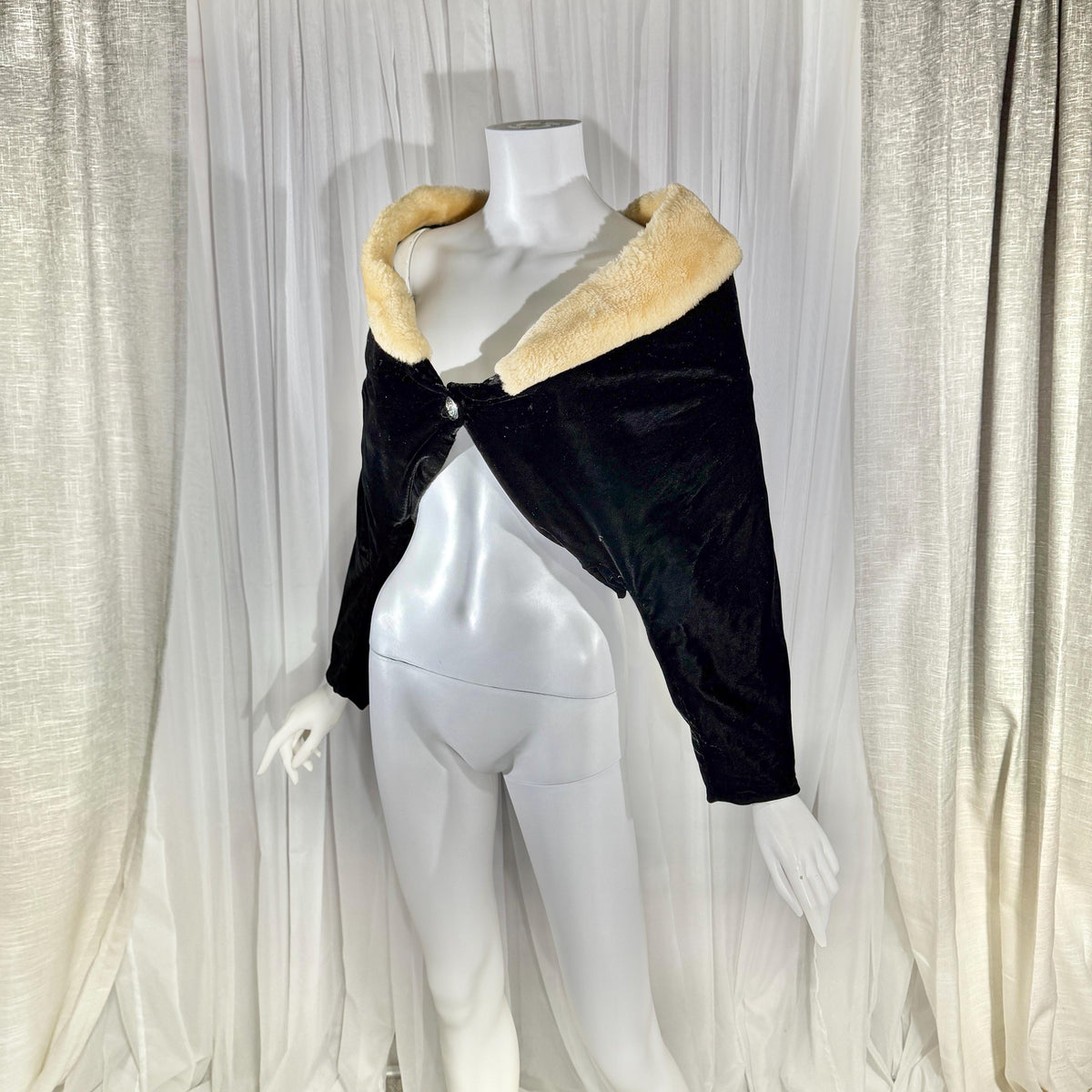 vintage 1930s 1940s Evening Jacket, JULIAN BELLER Black Velvet Cropped Shrug Jacket