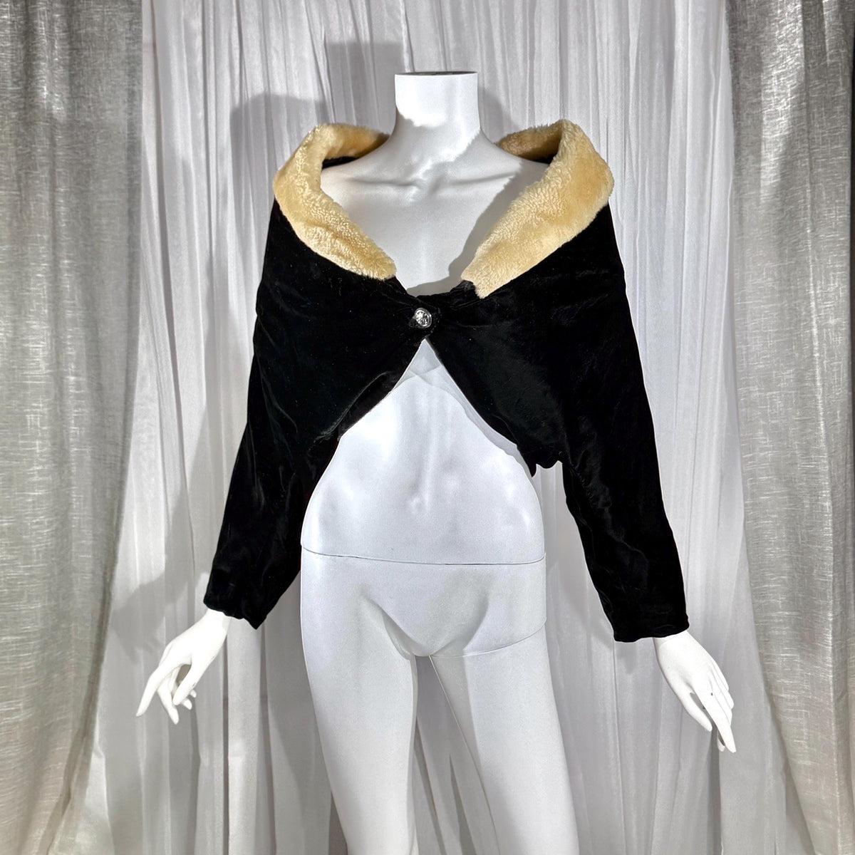 vintage 1930s 1940s Evening Jacket, JULIAN BELLER Black Velvet Cropped Shrug Jacket