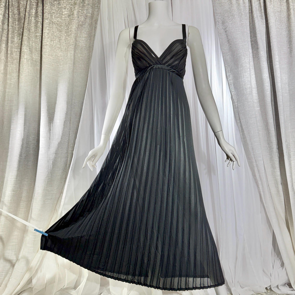 Vintage GEORGETTE TRABOLSI Peignoir Set, 1980s black pleated nightgown robe lingerie dress set