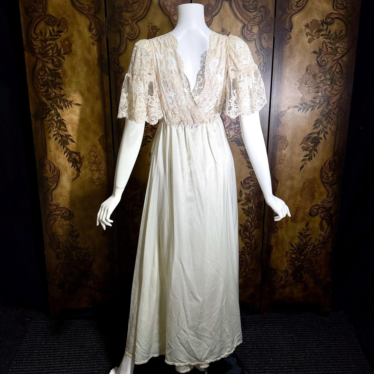 Vintage ORA FEDER Peignoir Set, 1970s Ivory White Satin Lace nightgown robe lingerie dress set