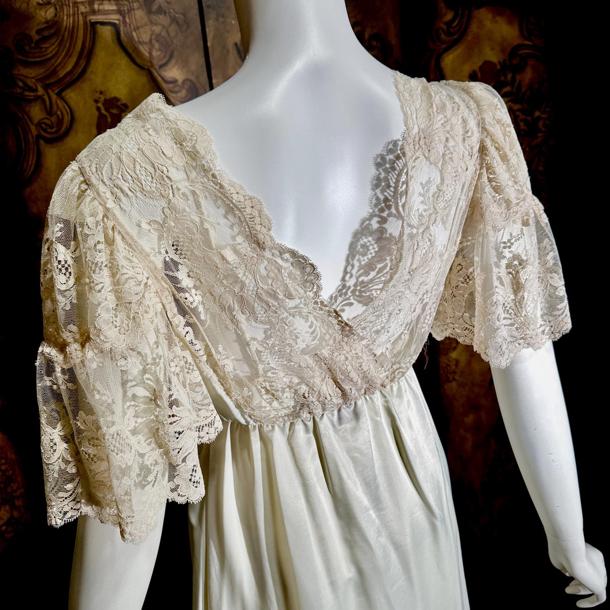 Vintage ORA FEDER Peignoir Set, 1970s Ivory White Satin Lace nightgown robe lingerie dress set