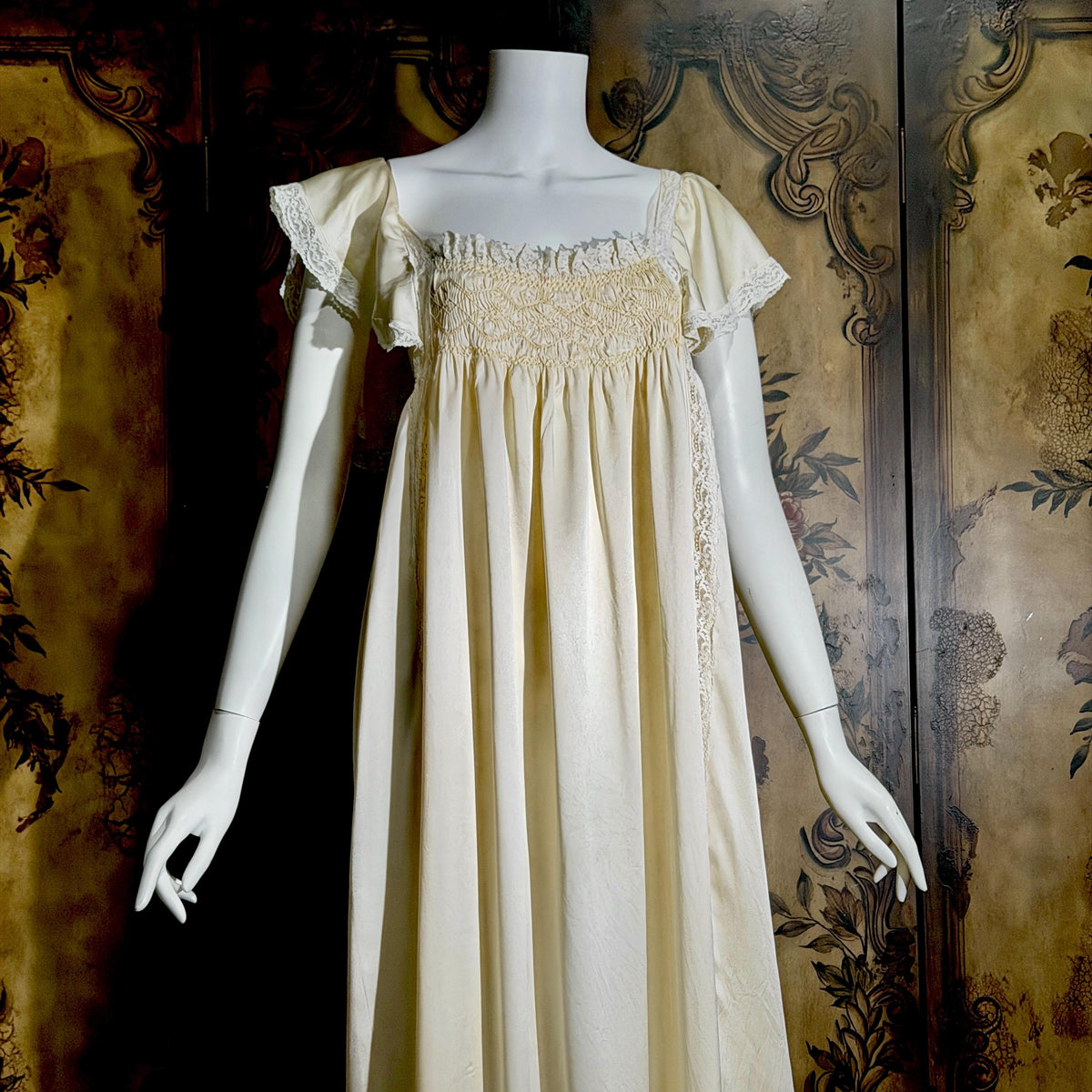 Vintage JULIA GRAHAME Peignoir Set, 1980s Pure Silk Victorian Ivory nightgown robe lingerie dress set