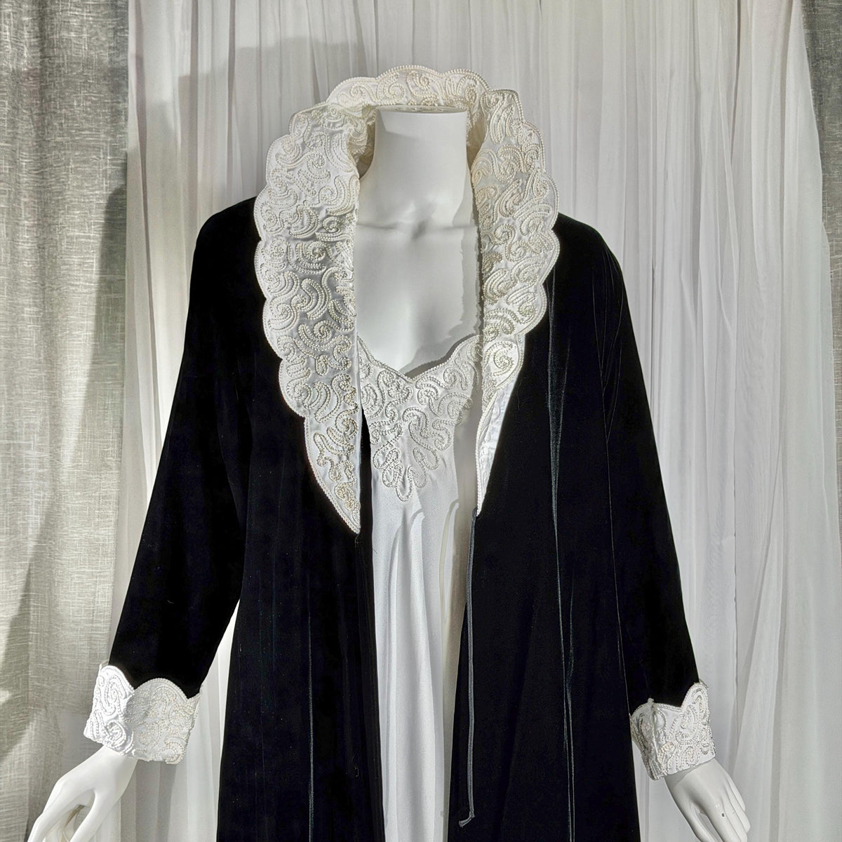 Vintage GEORGETTE TRABOLSI Peignoir Set, 1980s black velvet robe white nightgown lingerie dress set