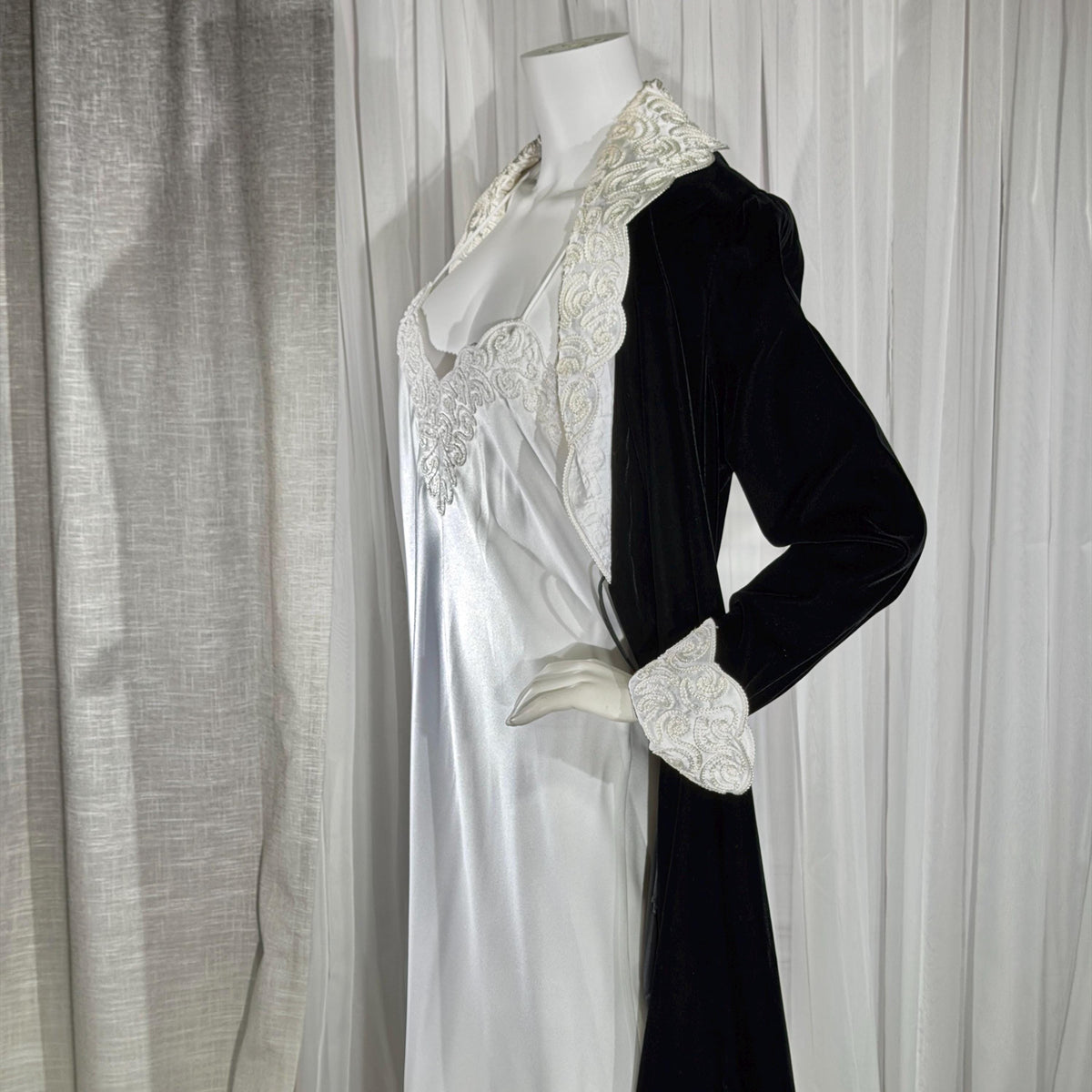 Vintage GEORGETTE TRABOLSI Peignoir Set, 1980s black velvet robe white nightgown lingerie dress set