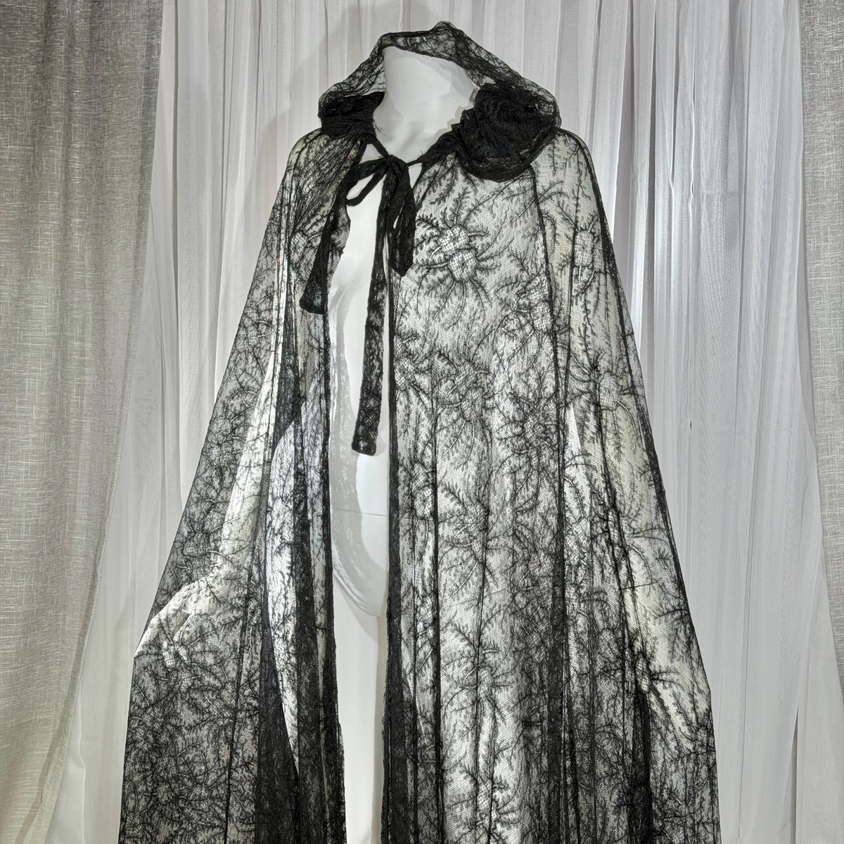 Victorian Antique Chantilly Lace Cape, 1900s Black Hooded Opera Cloak