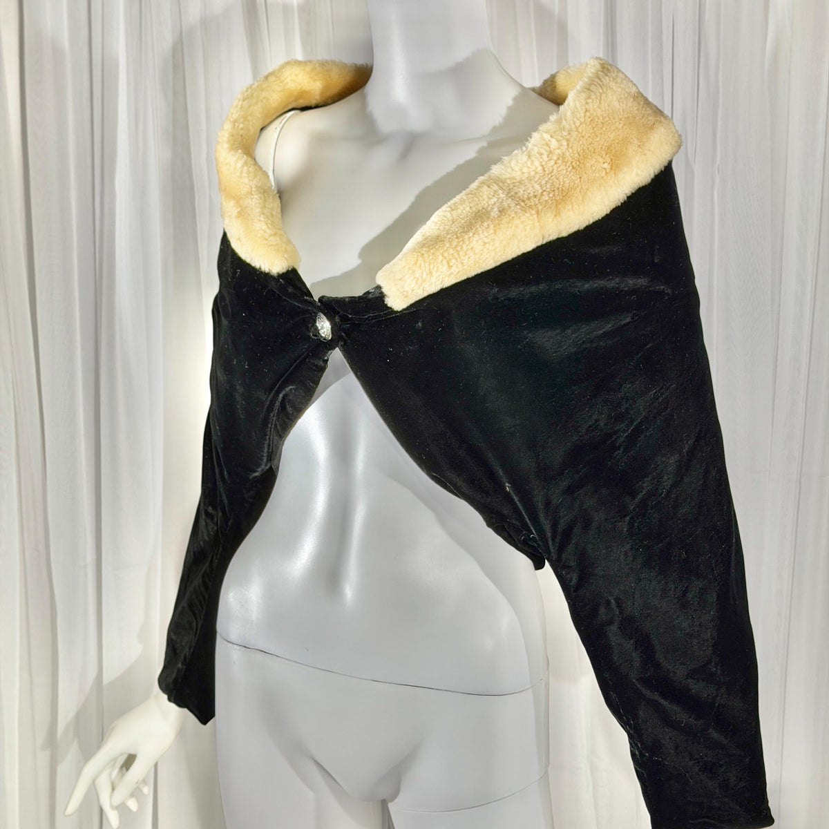 vintage 1930s 1940s Evening Jacket, JULIAN BELLER Black Velvet Cropped Shrug Jacket
