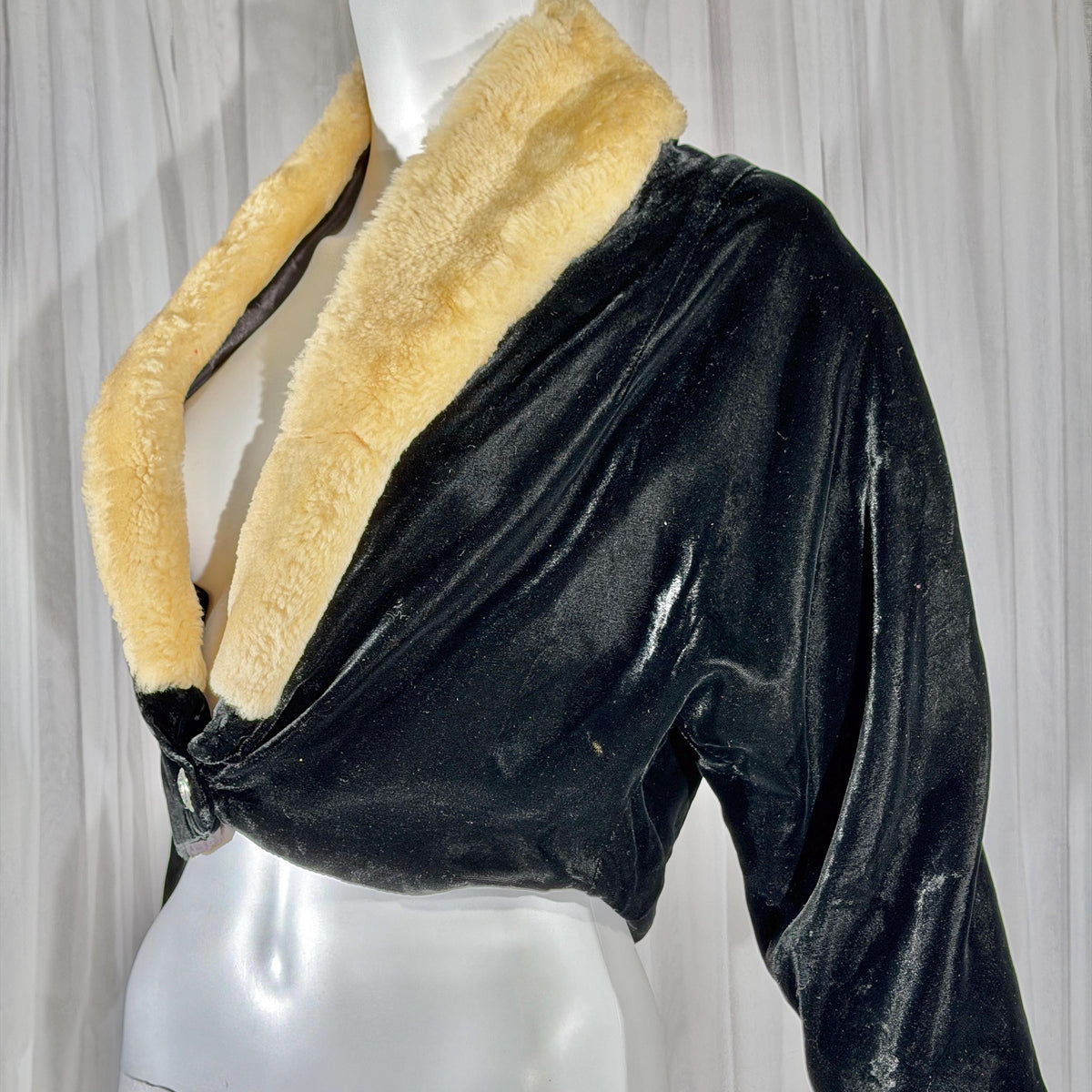 vintage 1930s 1940s Evening Jacket, JULIAN BELLER Black Velvet Cropped Shrug Jacket