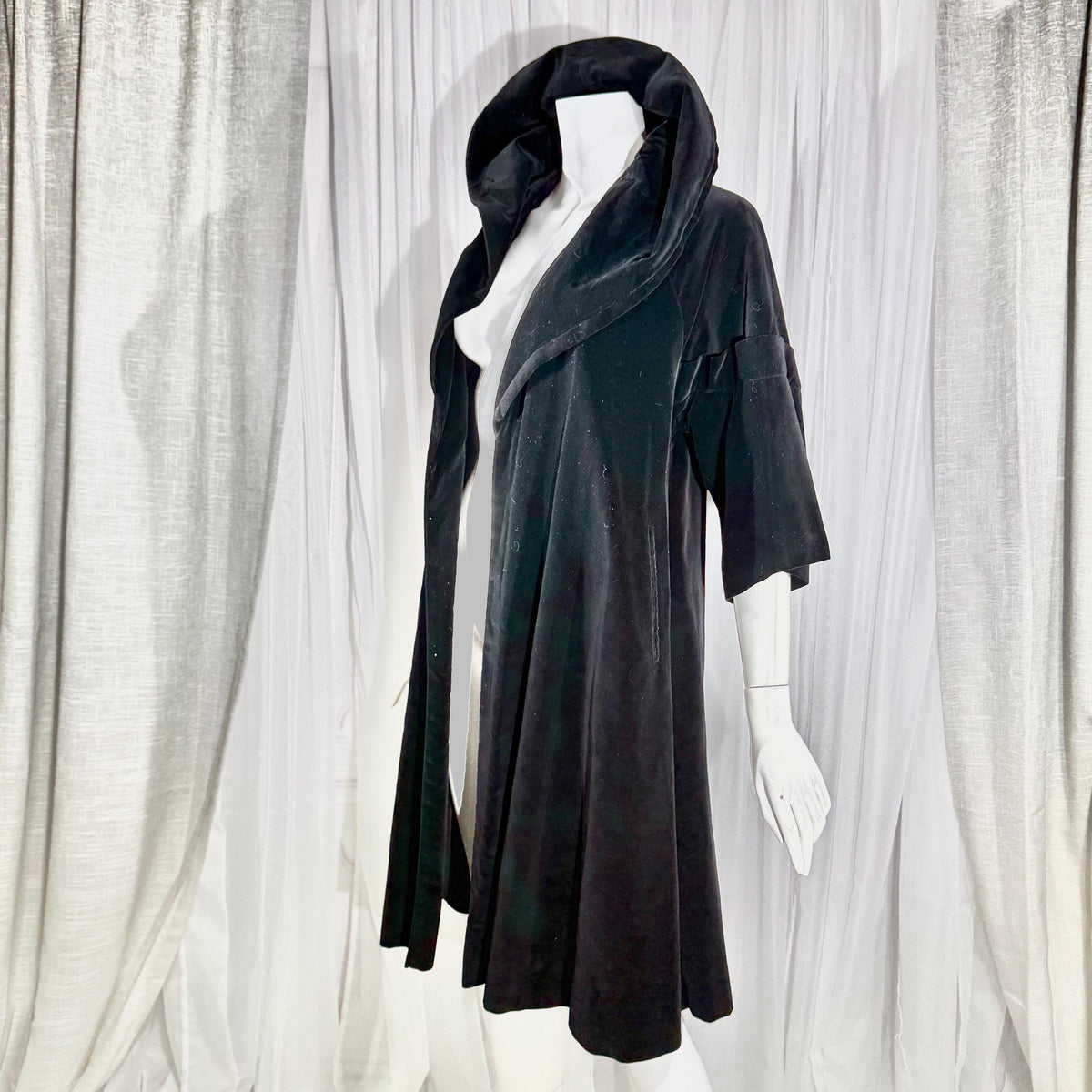Vintage 1950s evening coat, Black cotton velvet cocktail swing trapeze opera coat Medium