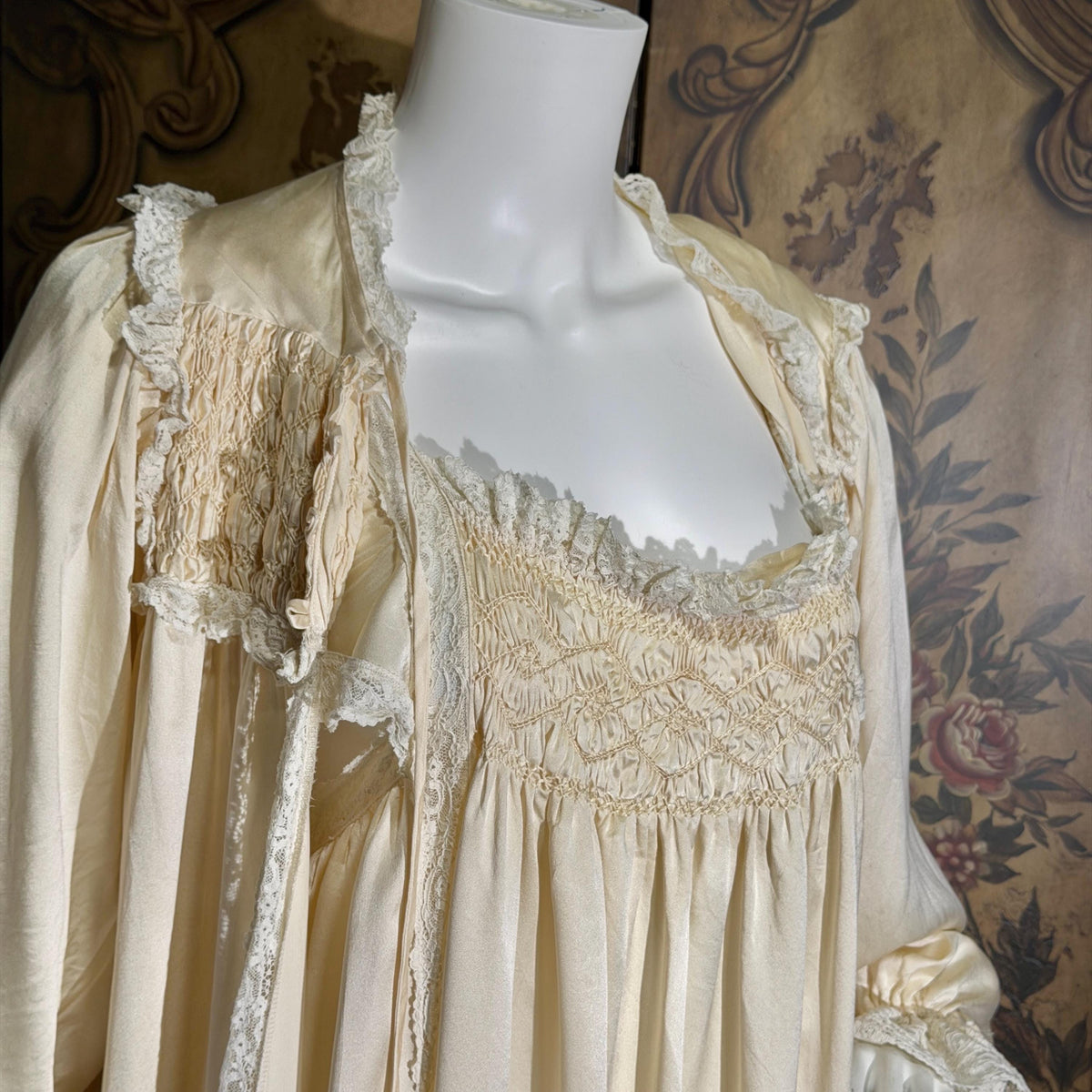 Vintage JULIA GRAHAME Peignoir Set, 1980s Pure Silk Victorian Ivory nightgown robe lingerie dress set