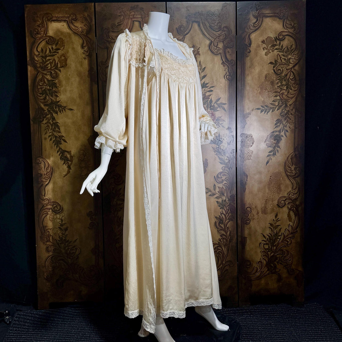 Vintage JULIA GRAHAME Peignoir Set, 1980s Pure Silk Victorian Ivory nightgown robe lingerie dress set