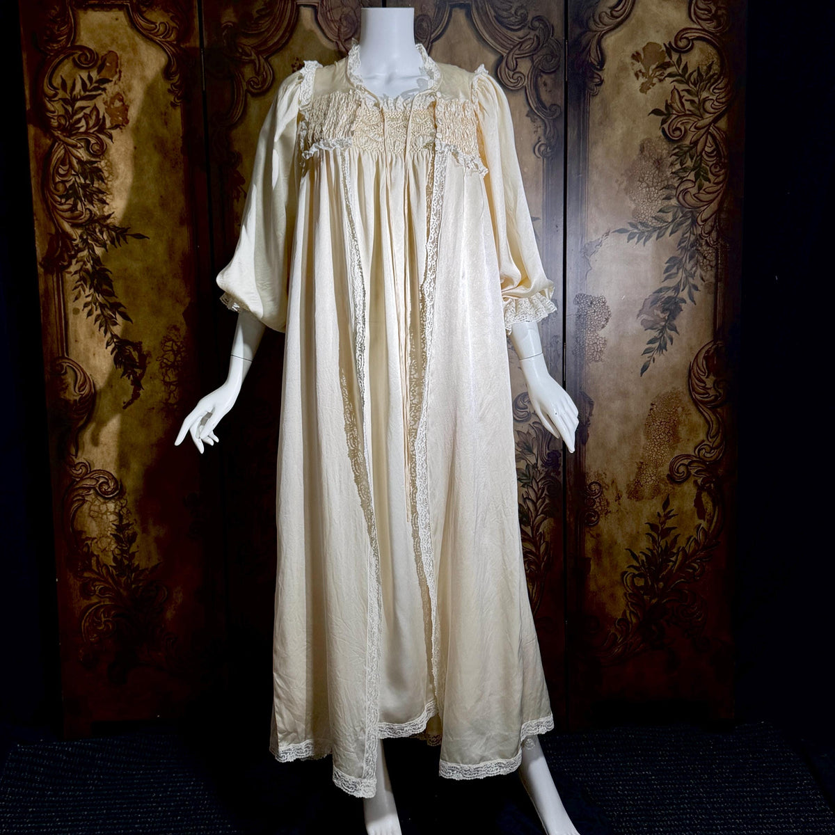 Vintage JULIA GRAHAME Peignoir Set, 1980s Pure Silk Victorian Ivory nightgown robe lingerie dress set