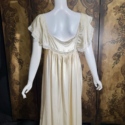 Vintage JULIA GRAHAME Peignoir Set, 1980s Pure Silk Victorian Ivory nightgown robe lingerie dress set