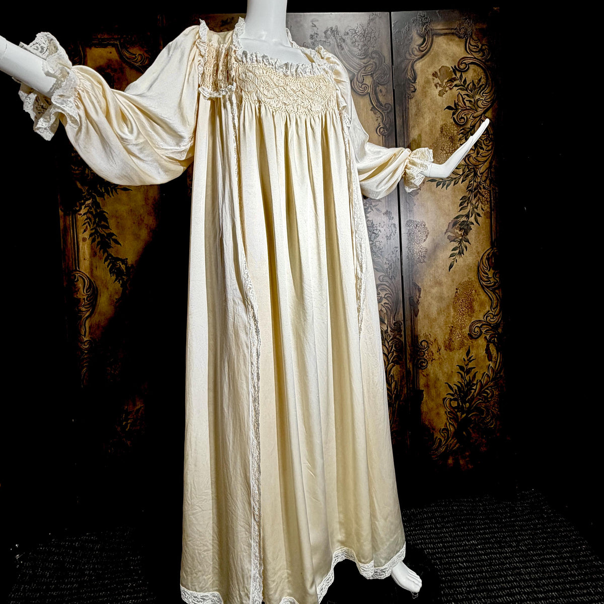 Vintage JULIA GRAHAME Peignoir Set, 1980s Pure Silk Victorian Ivory nightgown robe lingerie dress set